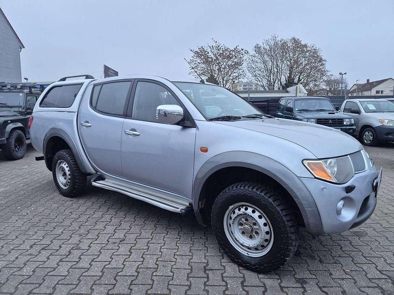 Gebraucht Mitsubishi L200 136 PS (100 kW) 2009 Silber Abholung