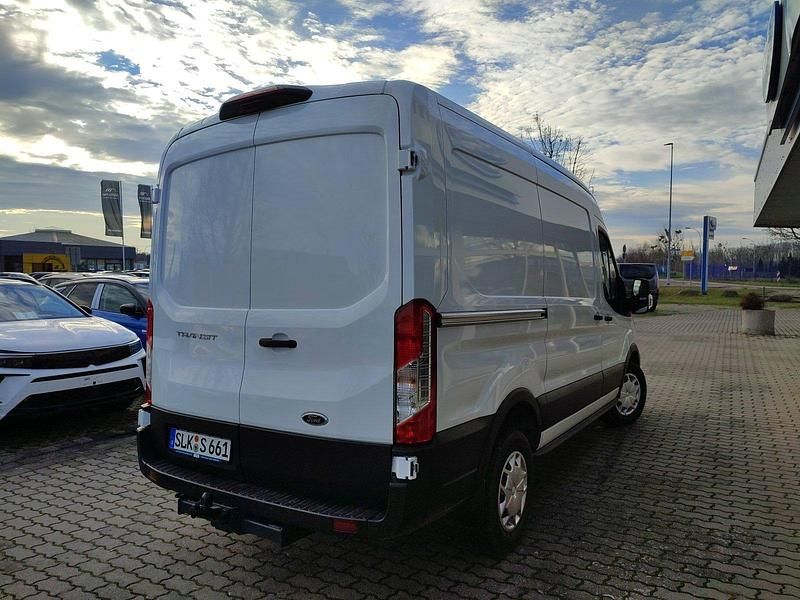 Gebraucht Ford Transit Trend 131 PS (96 kW) 2023 Frostweiß Van / Kleinbus
