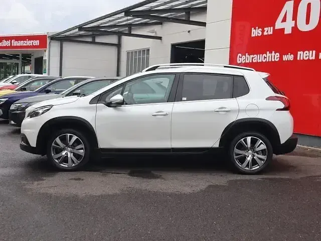 Gebraucht Peugeot 2008 Allure 120 PS (88 kW) 2016 Weiß SUV