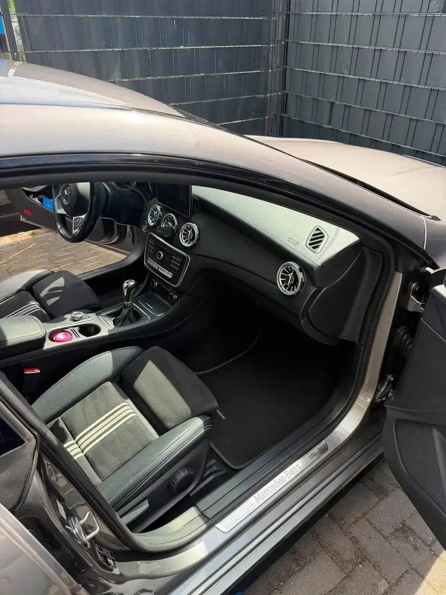 Gebraucht Mercedes CLA250 AMG line 211 PS (155 kW) 2018 Grau Coupé