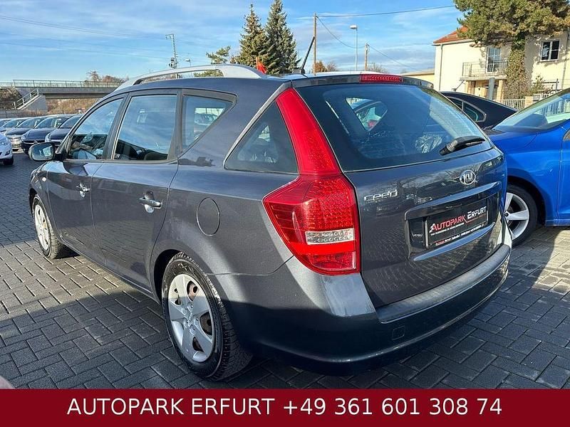 Gebraucht Kia Ceed 109 PS (80 kW) 2010 Grau Kleinwagen