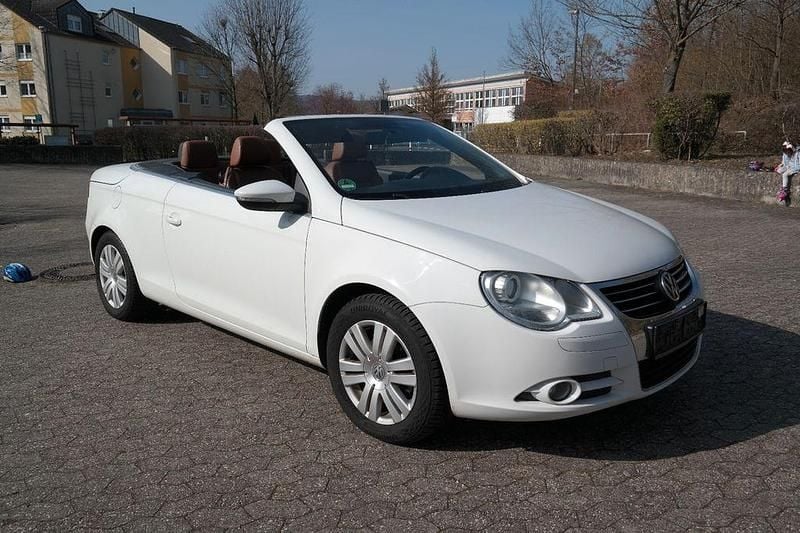 Gebraucht VW Eos Style 122 PS (89 kW) 2009 Weiß Cabrio