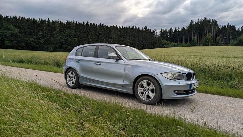 Silber Gebraucht 2010 BMW 120 Kleinwagen | 3.000 € (Superpreis) - Bild 1/4
