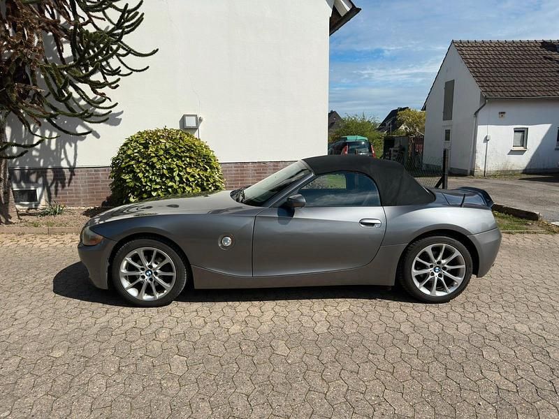 Gebraucht BMW Z4 170 PS (125 kW) 2004 Silber Cabrio
