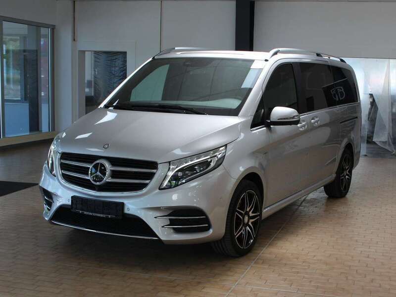 Brillantsilber Gebraucht 2017 Mercedes V250 Avantgarde Edition Van / Kleinbus | 52.950 € (Fairer Preis) - Bild 1/4