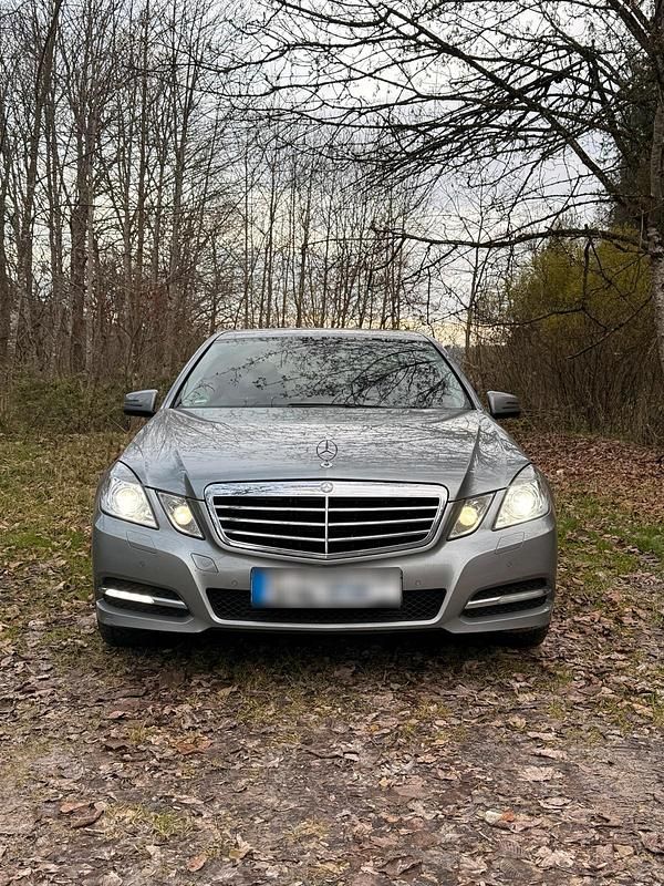 Second-hand Mercedes E200 184 CP (135 kW) 2010 Gri Berlinǎ