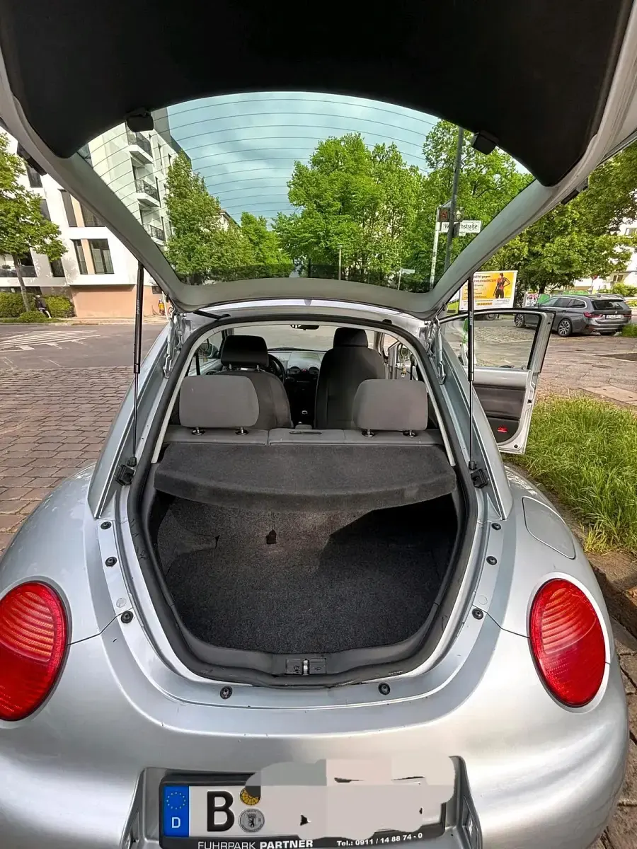 Gebraucht VW New Beetle 71 PS (52 kW) 2004 Silber Kleinwagen