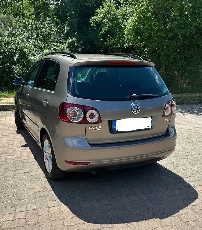 Gebraucht VW Golf Plus Life 122 PS (89 kW) 2013 Braun Van / Kleinbus
