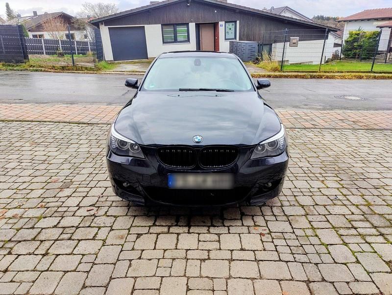 Gebraucht BMW 525 197 PS (144 kW) 2009 Schwarz Limousine