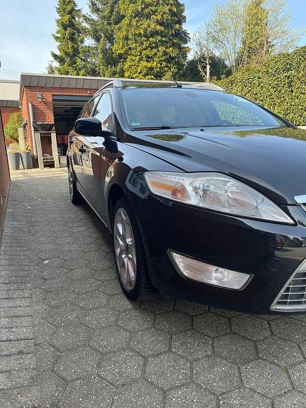 Gebraucht Ford Mondeo Titanium 140 PS (102 kW) 2010 Schwarz Kombi