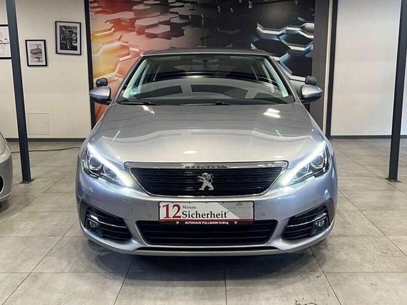 Gebraucht Peugeot 308 Active 131 PS (96 kW) 2020 Grau Kleinwagen