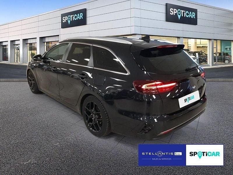 Gebraucht Kia Ceed 160 PS (117 kW) 2022 Schwarz Kleinwagen