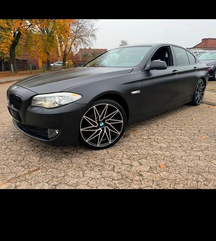Silber Gebraucht 2011 BMW 520 Limousine | 10.800 € (Guter Preis) - Bild 1/4