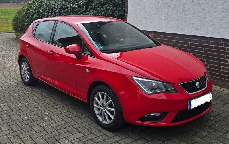 Rot Gebraucht 2016 Seat Ibiza Style Limousine | 4.999 € (Fairer Preis) - Bild 1/3