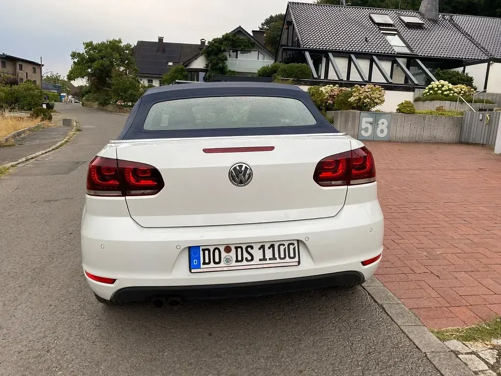 Gebraucht VW Golf Cabriolet Cup 122 PS (89 kW) 2015 Weiß Cabrio