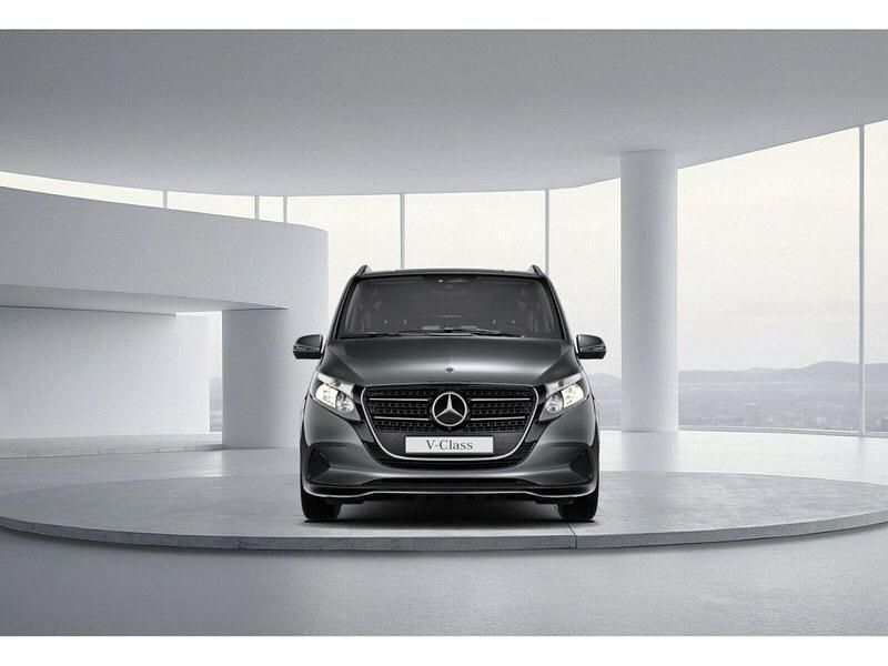 Gebraucht Mercedes V220 163 PS (119 kW) 2024 Grau Van / Kleinbus