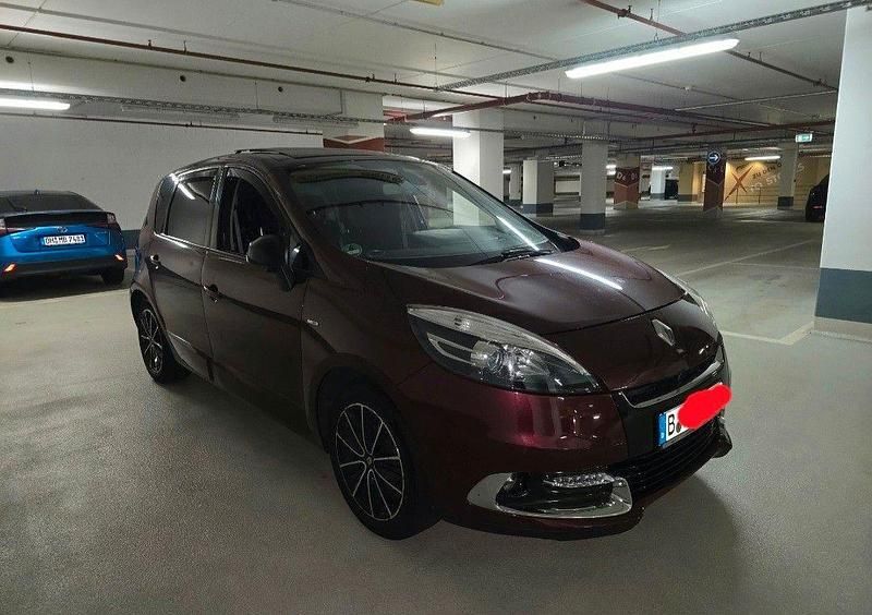 Rot Gebraucht 2012 Renault Scénic III Bose Edition Van / Kleinbus | 6.000 € (Guter Preis) - Bild 1/4