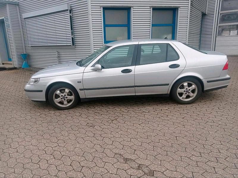 Second-hand Saab 9-5 150 CP (110 kW) 2003 Argintiu Berlinǎ