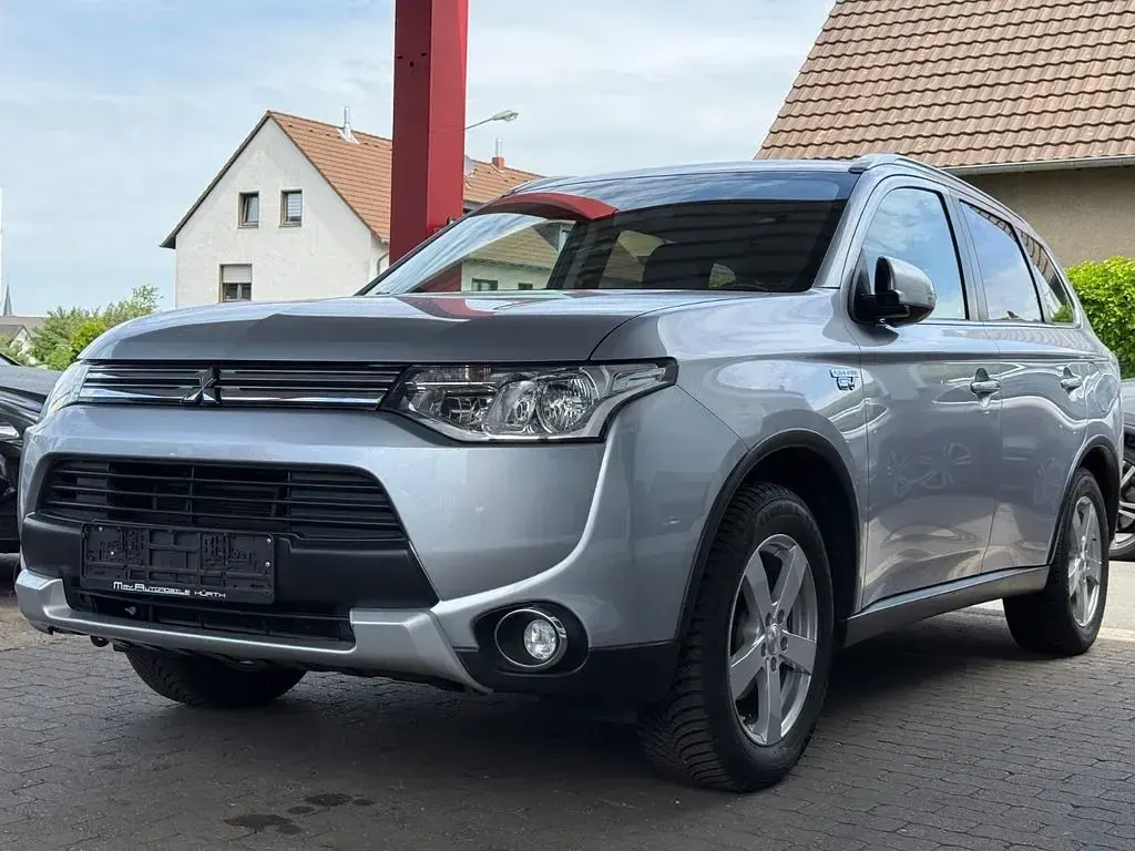 Gebraucht Mitsubishi Outlander P-HEV Intense 121 PS (88 kW) 2015 Grau SUV