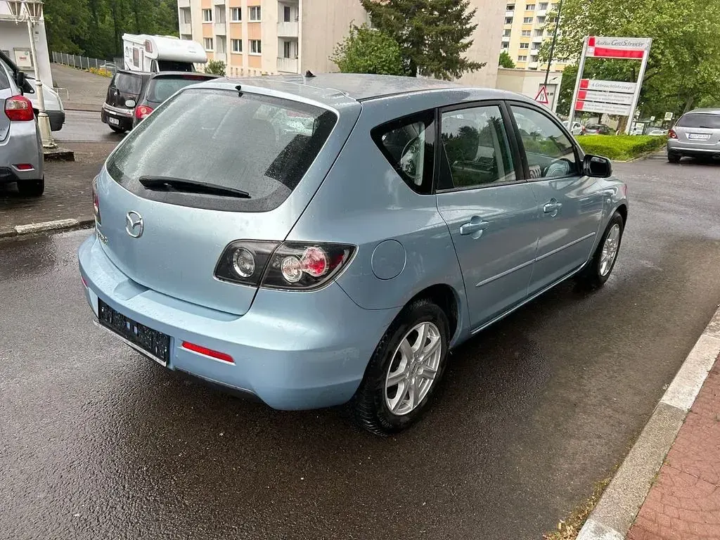 Usata Mazda 3 Active 105 CV (77 kW) 2007 Blu Berlina