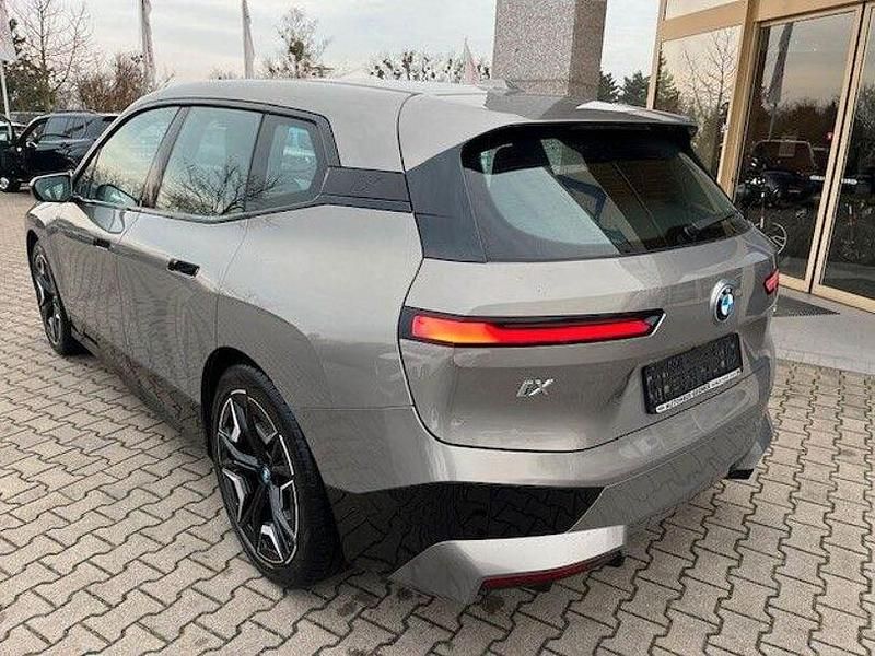 Gebraucht BMW iX Sport Line 239 kW (326 PS) 2022 Oxidgrau/oxidgrau ii SUV