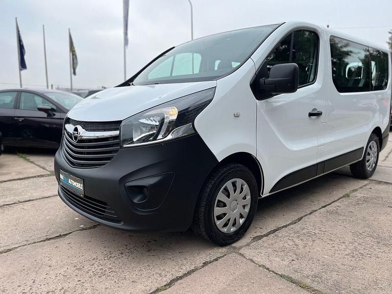Gebraucht Opel Vivaro 120 PS (88 kW) 2019 Weiß Van / Kleinbus