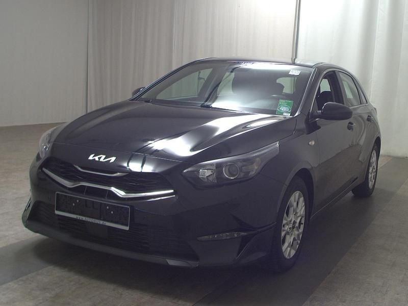 Usado Kia Ceed Vision 160 HP (117 kW) 2021 Preto Citadino