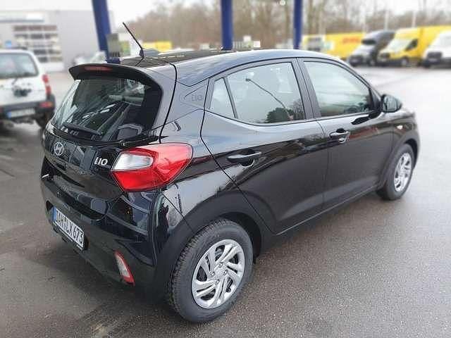Gebraucht Hyundai i10 Select 63 PS (46 kW) 2024 Phantom black mineraleffekt Kleinwagen