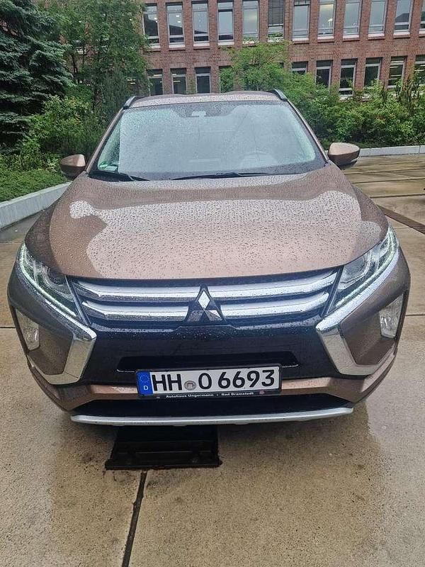 Braun Gebraucht 2019 Mitsubishi Eclipse Cross Plus SUV | 12.700 € (Superpreis) - Bild 1/4