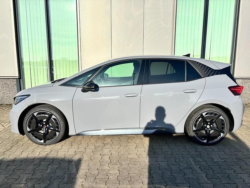 Neu Cupra Born Basis 150 kW (204 PS) 2025 Kleinwagen