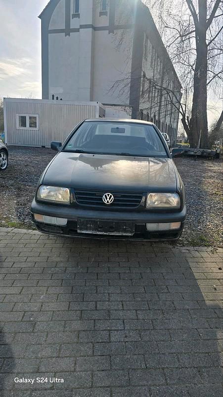 Second-hand VW Jetta 75 CP (55 kW) 1995 Negru Berlinǎ
