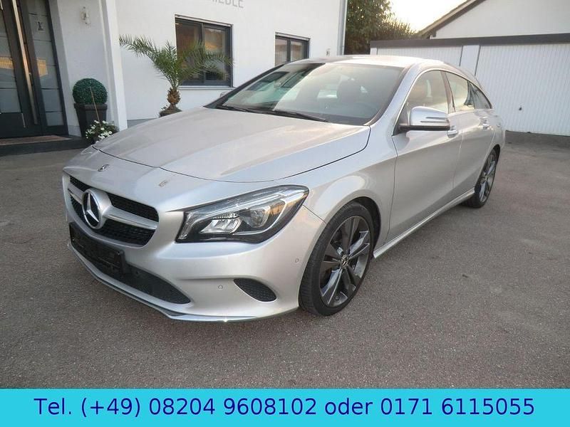 Silber Gebraucht 2018 Mercedes CLA220 Limousine | 17.850 € (Guter Preis) - Bild 1/4