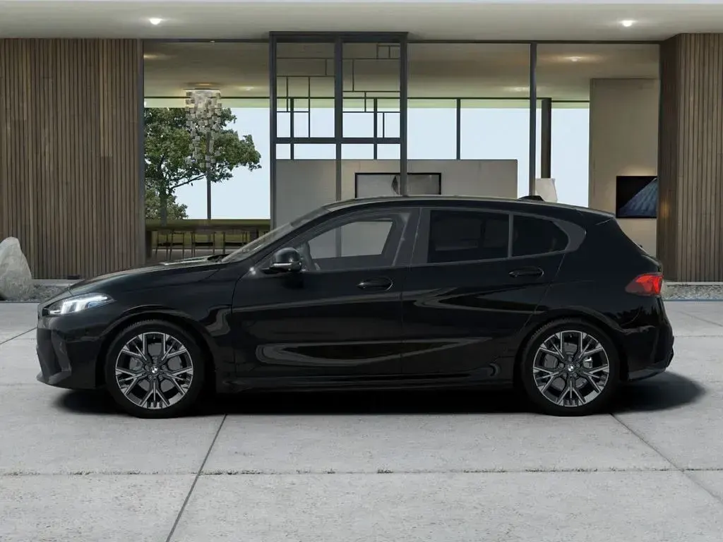 Gebraucht BMW 120 M Sport 170 PS (125 kW) 2025 Black sapphire (schwarz) Kleinwagen