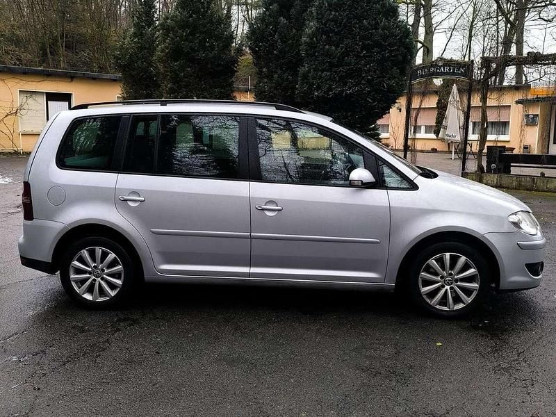 Gebraucht VW Touran Highline 105 PS (77 kW) 2007 Silber Van / Kleinbus