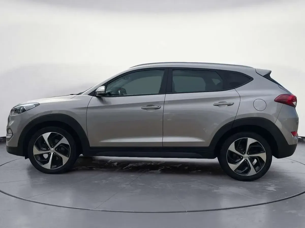 Gebraucht Hyundai Tucson Advantage 177 PS (130 kW) 2017 White sand metallic SUV
