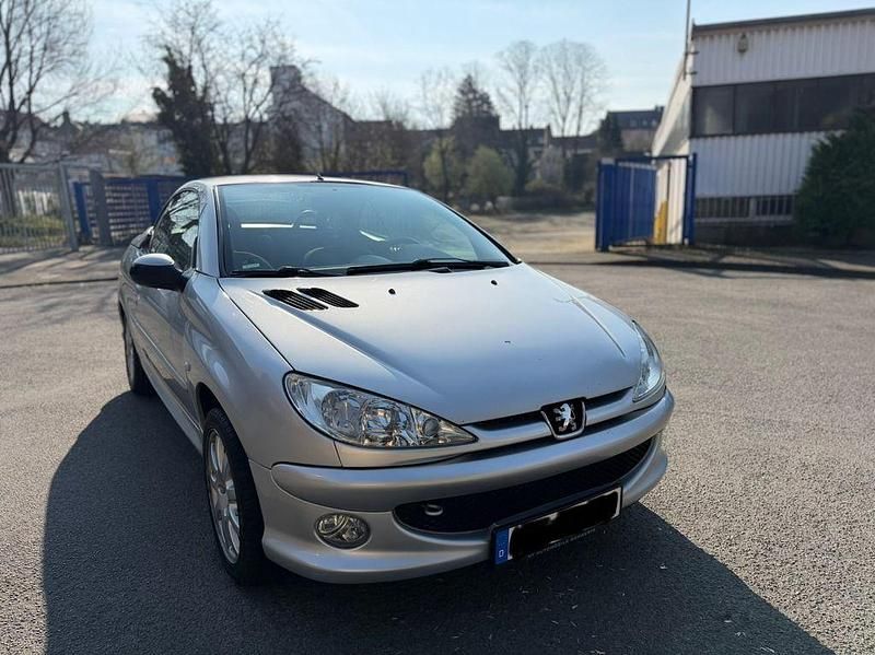 Gebraucht Peugeot 206 CC Quiksilver 110 PS (80 kW) 2004 Silber Cabrio