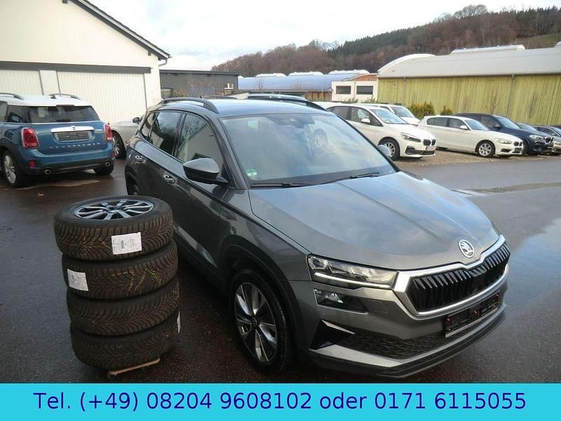 Grau Gebraucht 2023 Skoda Karoq Style SUV | 26.200 € (Guter Preis) - Bild 1/4