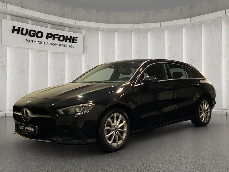 Kosmosschwarz metalliclack Gebraucht 2019 Mercedes CLA200 Shooting Brake Progressive Kombi | 25.990 € (Fairer Preis) - Bild 1/4
