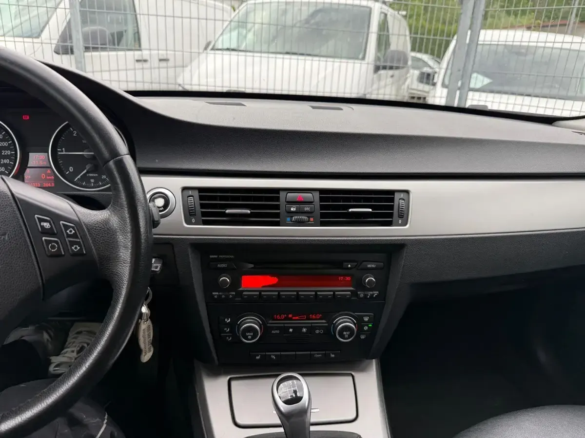 Używany BMW 320 177 KM (130 kW) 2007 Srebrny Kombi