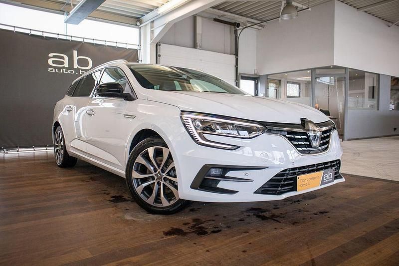 Używany Renault Megane E-Tech 159 KM (116 kW) 2024 Biały Kombi