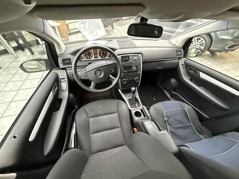 Gebraucht Mercedes B200 136 PS (100 kW) 2006 Grau Van / Kleinbus