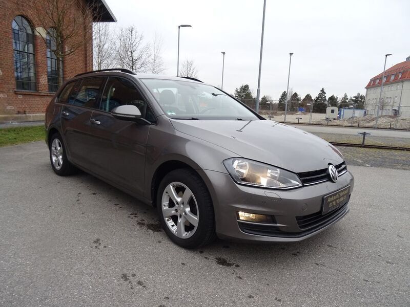Grau Gebraucht 2014 VW Golf VII Comfortline Kombi | 7.950 € (Fairer Preis) - Bild 1/4