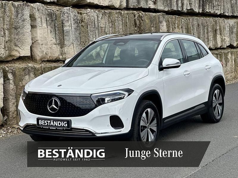 Weiß Gebraucht 2024 Mercedes EQA250 Progressive SUV | 34.990 € (Fairer Preis) - Bild 1/4