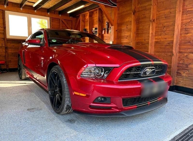 Second-hand Ford Mustang 309 CP (227 kW) 2013 Roșu Coupe