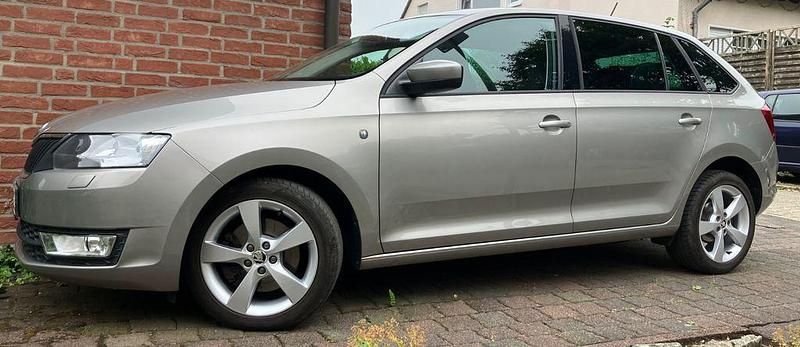 Gebraucht Skoda Rapid Elegance 105 PS (77 kW) 2014 Beige Limousine
