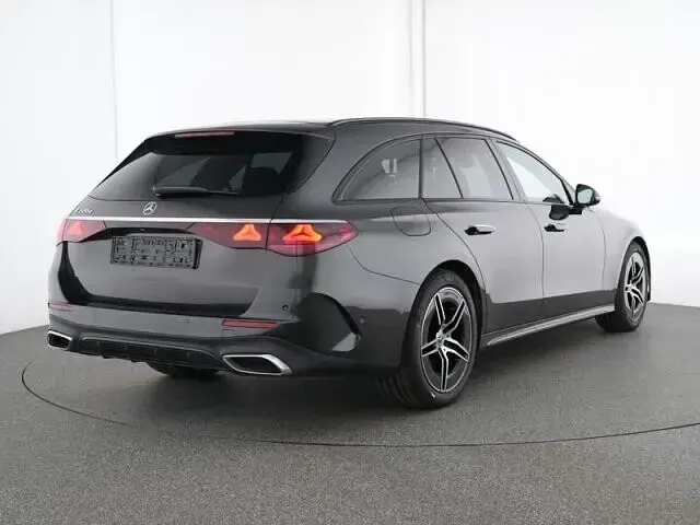 Gebraucht Mercedes E220 AMG line 197 PS (144 kW) 2025 Lack graphitgrau Kombi