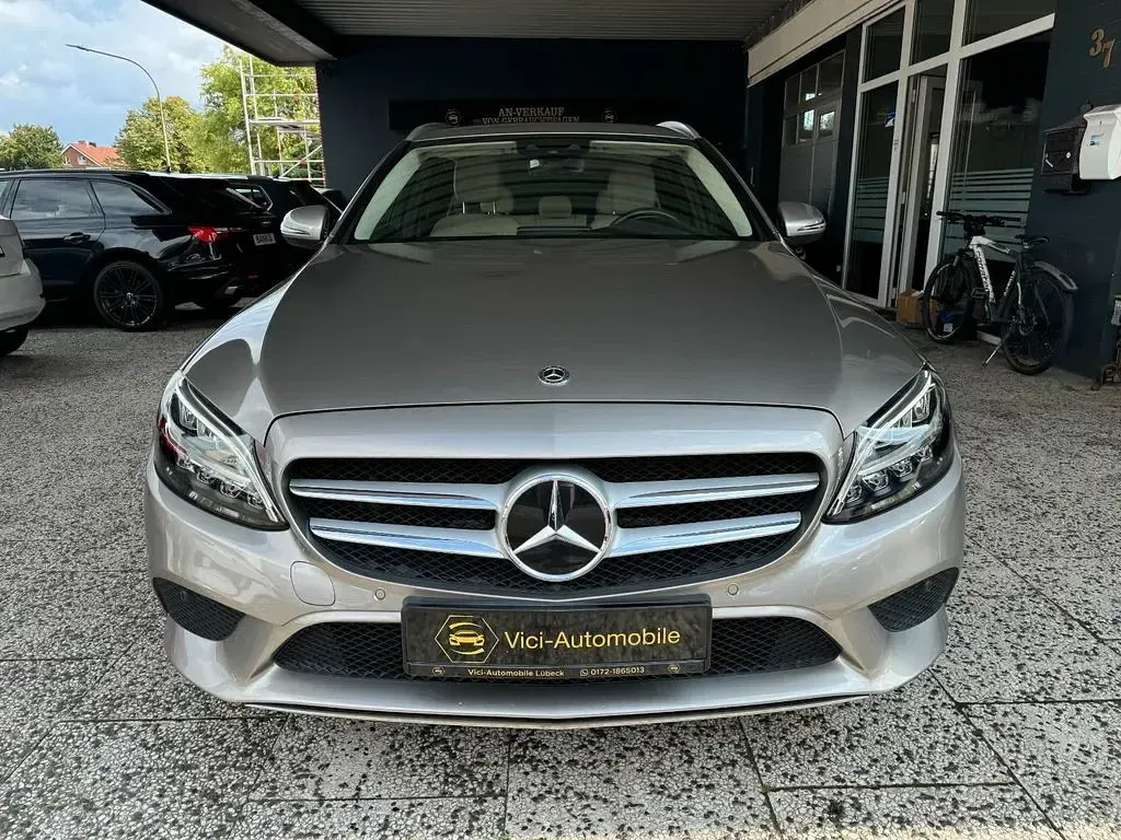 Gebraucht Mercedes C300 Avantgarde 194 PS (142 kW) 2020 Silber Limousine