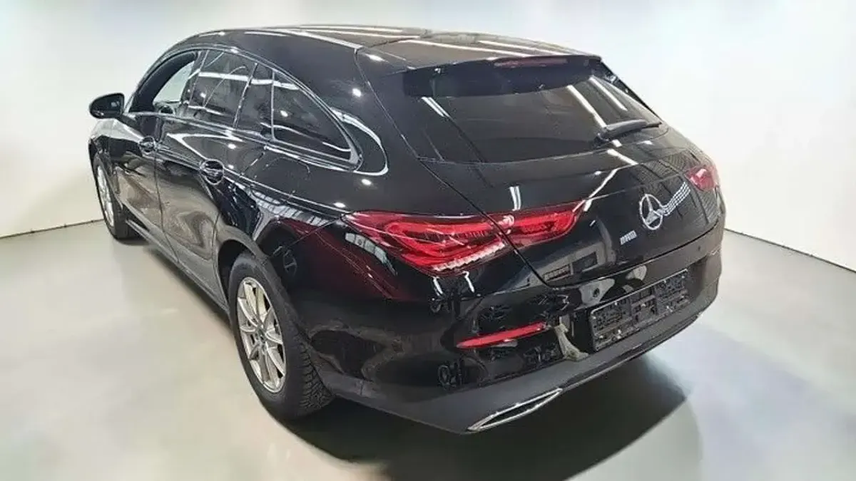 Gebraucht Mercedes CLA200 150 PS (110 kW) 2023 Schwarz Coupé