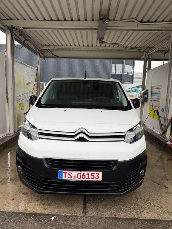 Gebraucht Citroën Jumpy 122 PS (89 kW) 2022 Weiß Van / Kleinbus