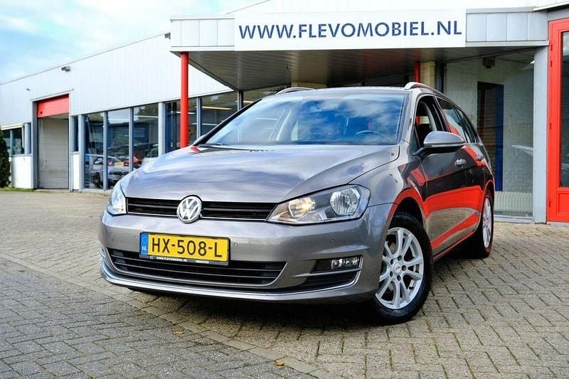 Grau Gebraucht 2015 VW Golf VII Edition Kombi | 6.750 € (Guter Preis) - Bild 1/4